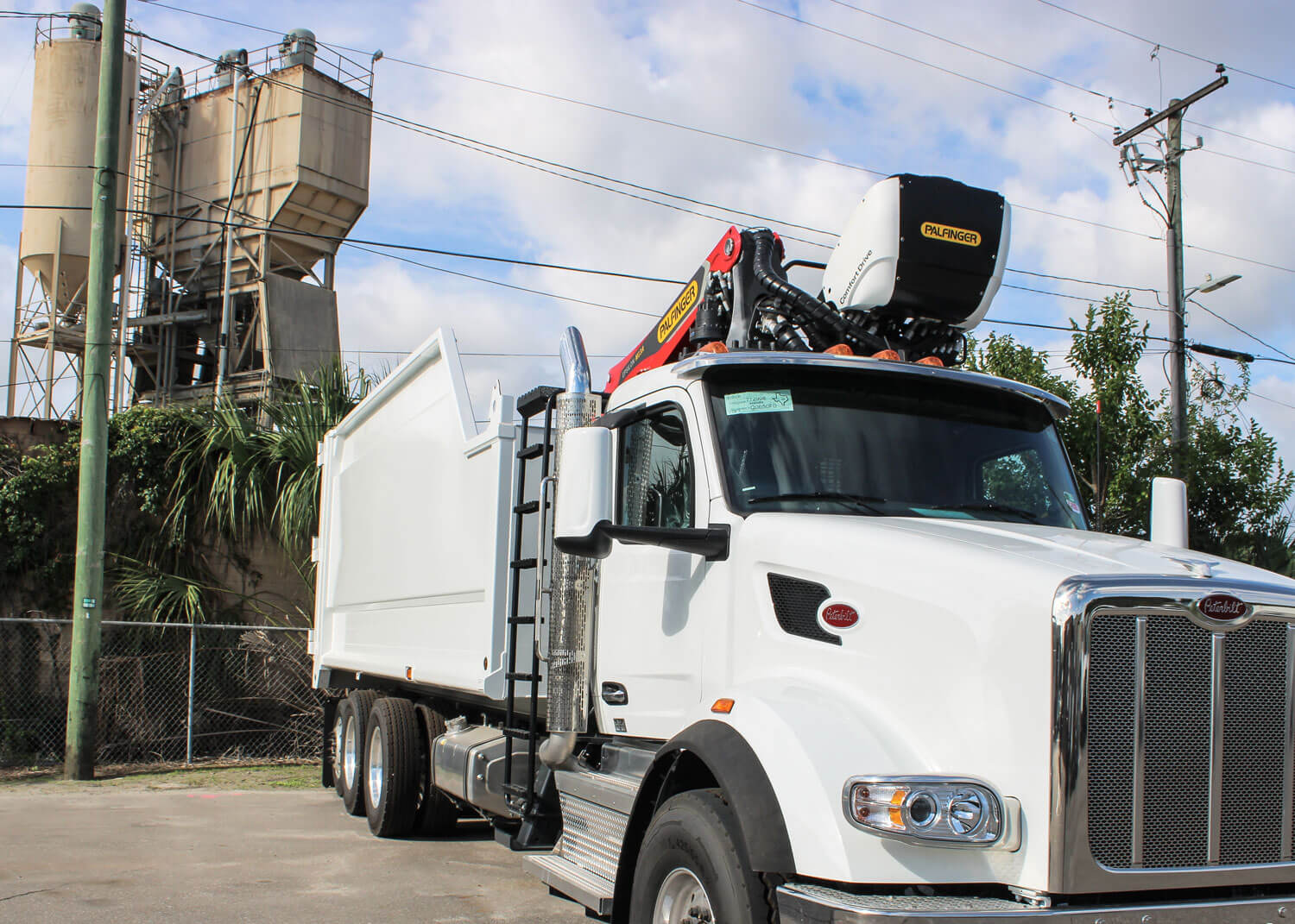 New Peterbilt 567 Grappple truck for sale with Palfinger Grapple
